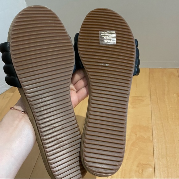 NWOT women’s leather sandals - Picture 2 of 4